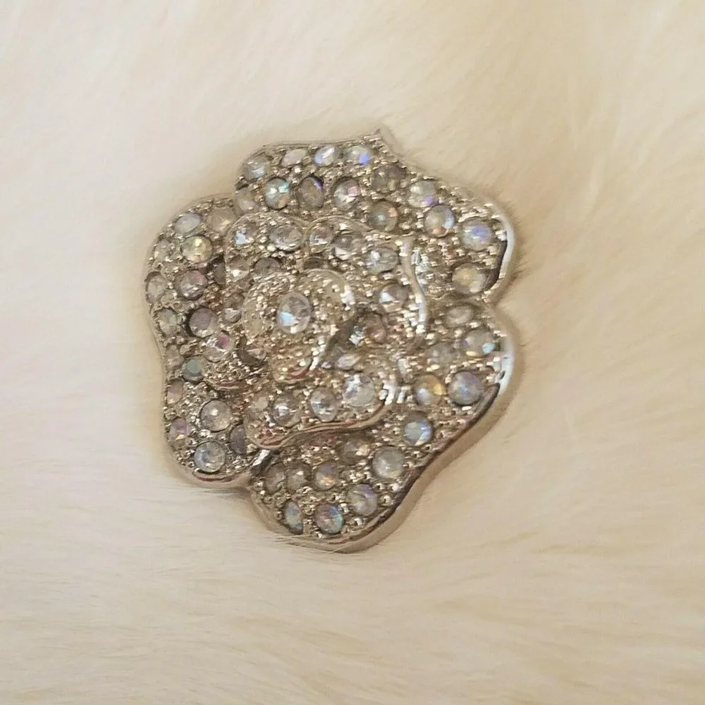 Vintage Victorian Flower Brooch Blue Rhinestone Coquette Boho‎ Silver Tone 5295